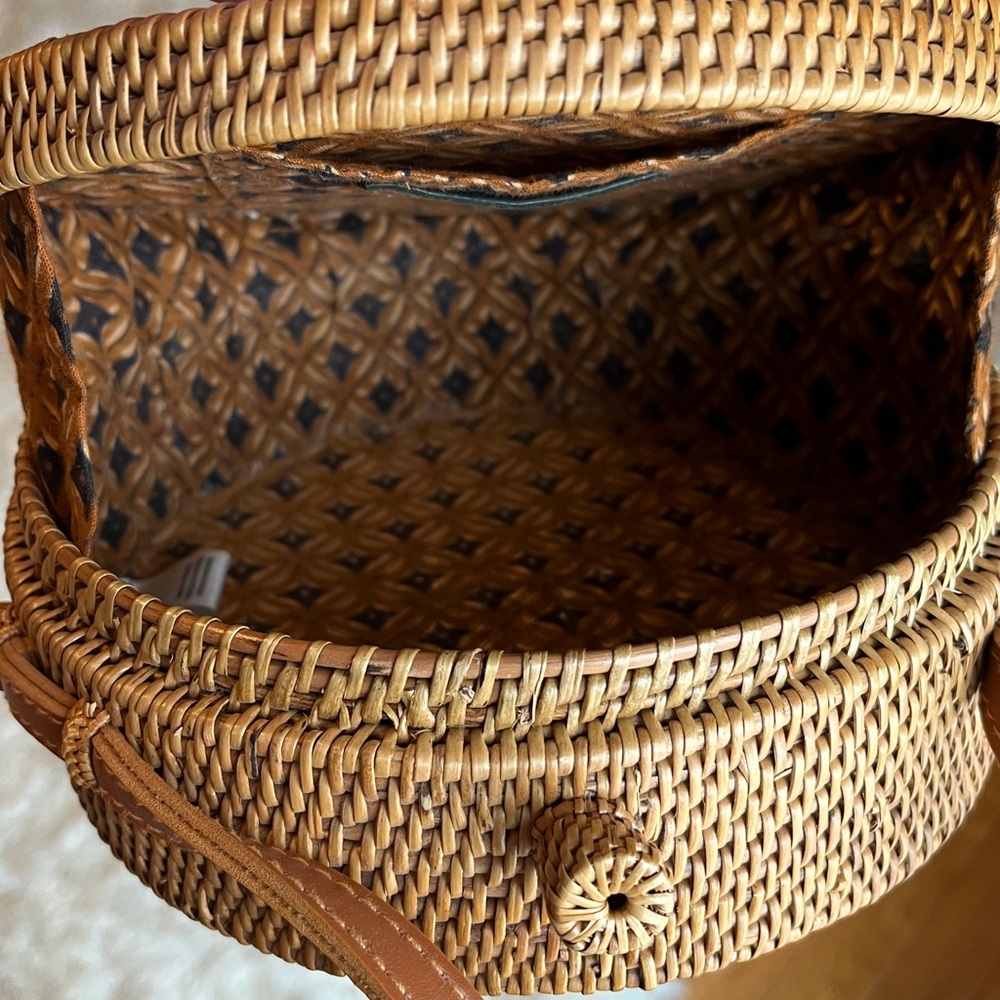 Anthropologie Bag Handwoven Round Rattan Wicker Crossbody Purse‎ - Picture 14 of 16